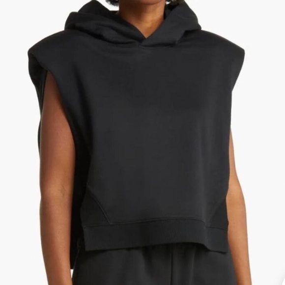 Alo Black Cropped Headliner Shoulder Pad Cropped Sleeveless Coverup - Picture 2 of 3